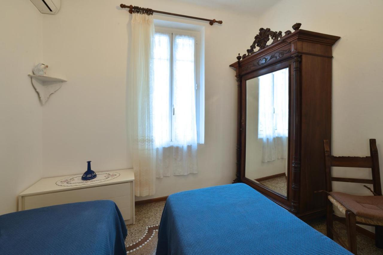 Appartamento Di Nonna Maria Аласио Екстериор снимка